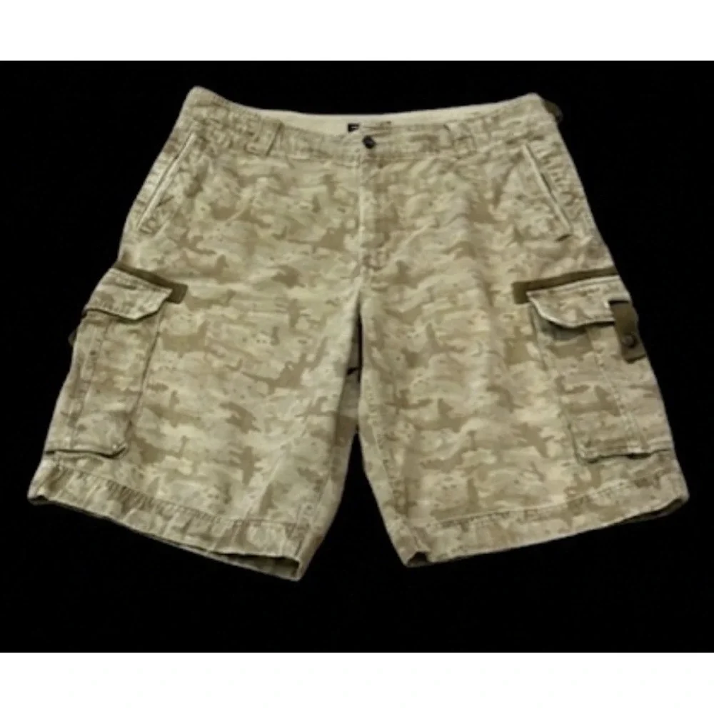 Roundtree & Yorke amazing shorts